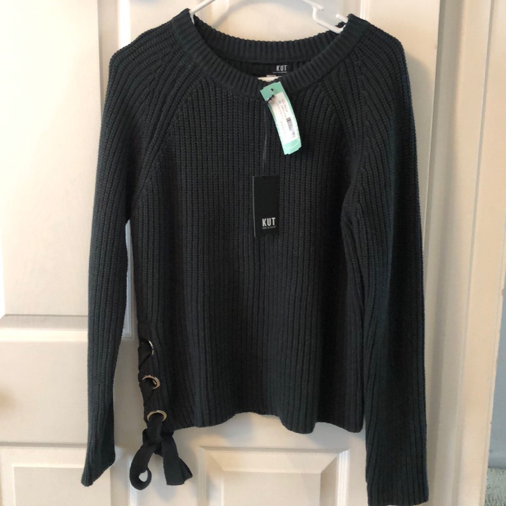 Sweater - Picture 1 of 2